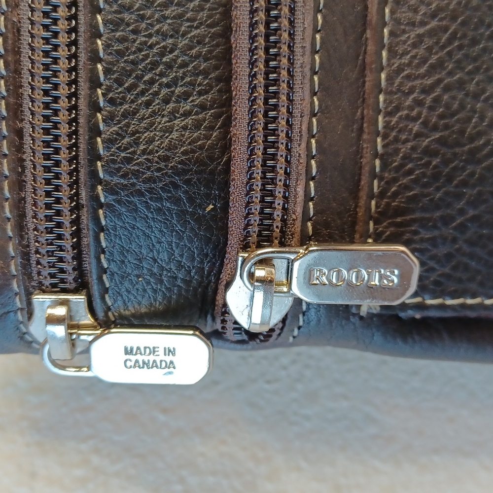 Urban Pouch from Roots - Picture 3 of 9